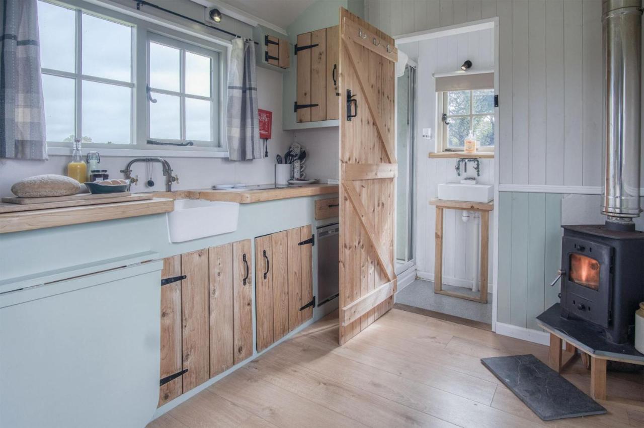Haven View - 1 Bedroom Shepherds Hut - St Ishmaels Saint Ishmaels  외부 사진