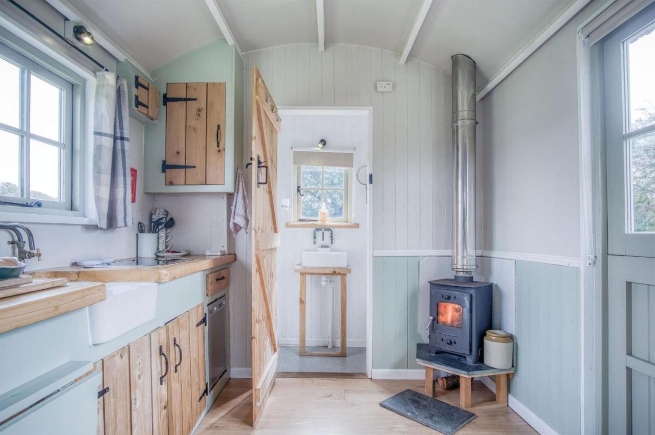 Haven View - 1 Bedroom Shepherds Hut - St Ishmaels Saint Ishmaels  외부 사진