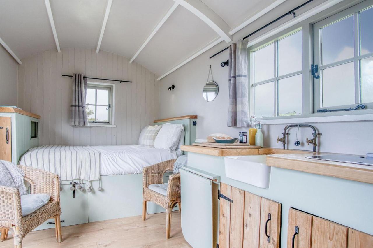 Haven View - 1 Bedroom Shepherds Hut - St Ishmaels Saint Ishmaels  외부 사진