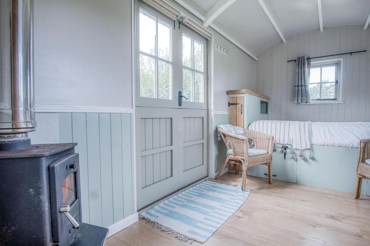 Haven View - 1 Bedroom Shepherds Hut - St Ishmaels Saint Ishmaels  외부 사진