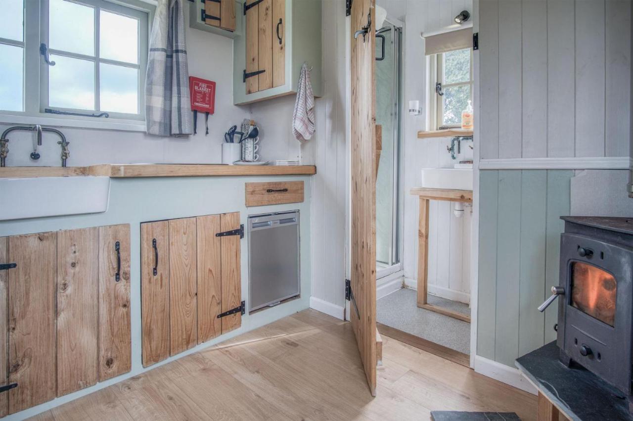 Haven View - 1 Bedroom Shepherds Hut - St Ishmaels Saint Ishmaels  외부 사진