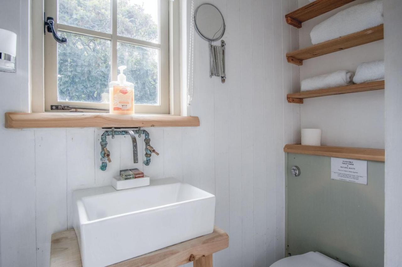 Haven View - 1 Bedroom Shepherds Hut - St Ishmaels Saint Ishmaels  외부 사진